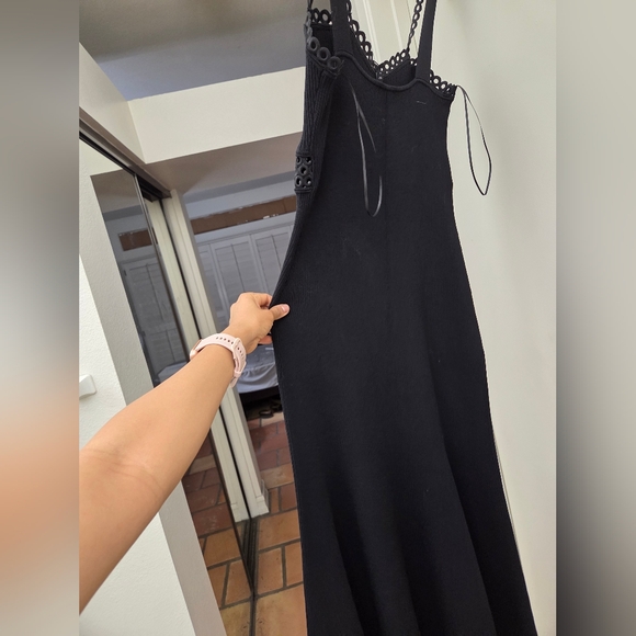 Black Ribbed -Trim Maxi Dress - Women - Picture 2 of 5